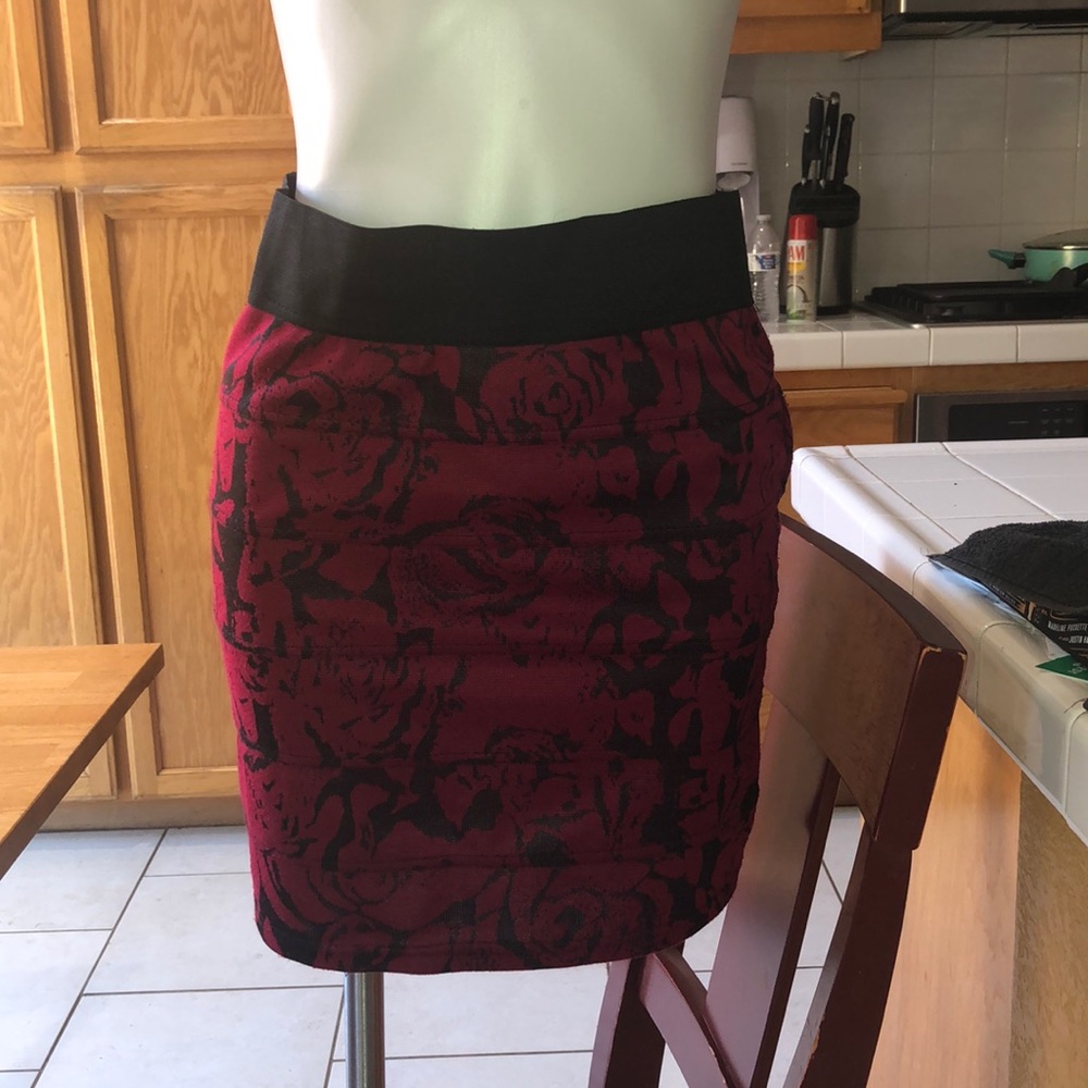 Black and Red Rose skirt!